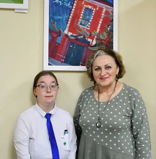 В день 18-летия студентка подарила Елабуге картину о единстве