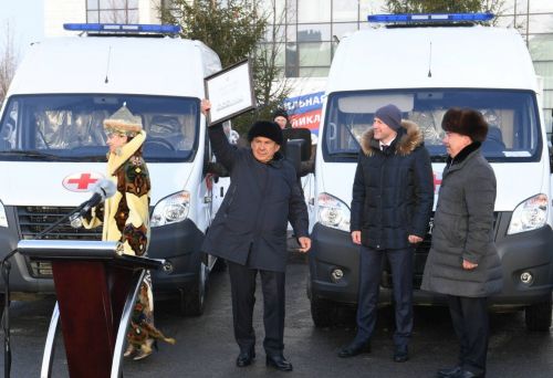 Автопарк Елабужской ЦРБ пополнился машинами скорой помощи