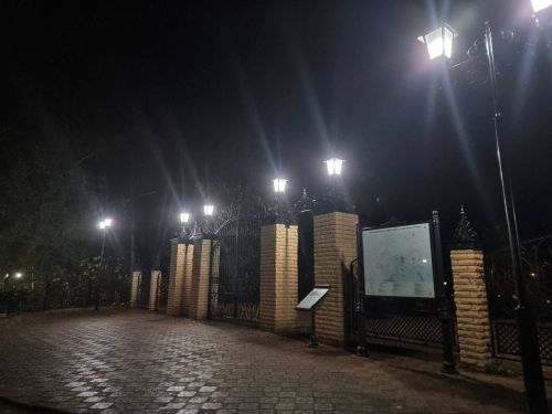 Возле парка «Александровский сад» по улице Казанская стало светло и уютно