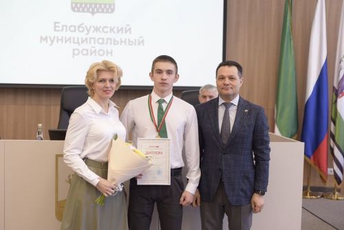 Глава Елабужского района наградил спортсменов
