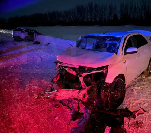В Татарстане в аварии с двумя легковушками пострадали пять человек