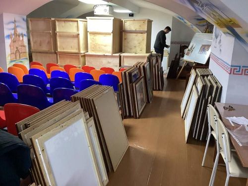 Картины из Елабуги отправятся в Луганск, Донецк и Симферополь