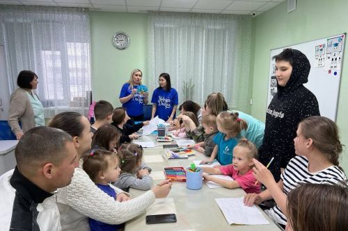 Творческий мастер-класс в реабилитационном центре «Астра» провели волонтеры