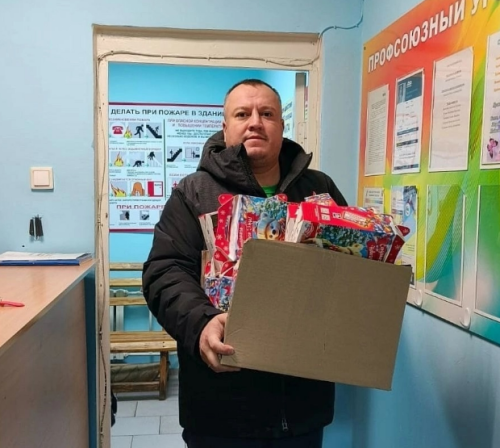 Дзюдоисты Елабуги посетили детский дом и передали подарки