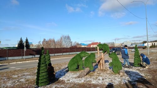 В Елабуге установили новые топиары