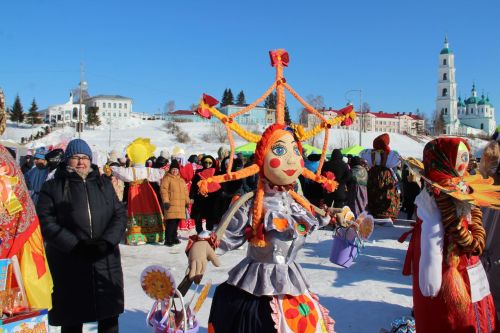 В Елабуге зиму проводят концертом, состязаниями и ярмаркой
