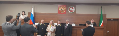 Заместителя председателя Елабужского городского суда отметили ведомственной наградой