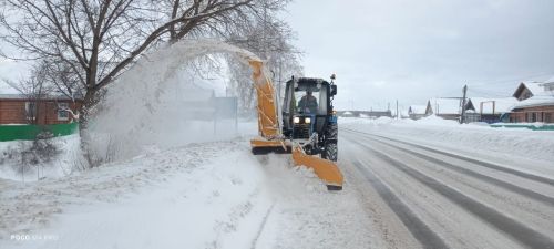 В Елабуге продолжается работа по уборке снега с улиц