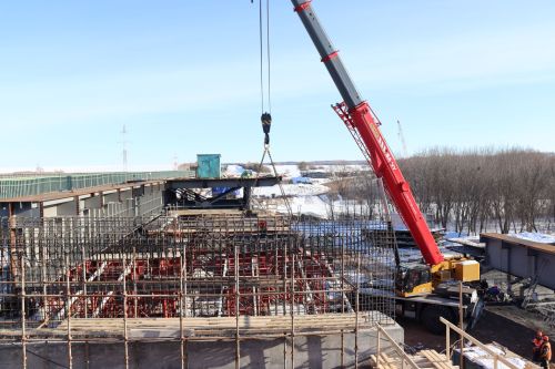 В Татарстане приступили к сборке пролетного строения моста через реку Ик