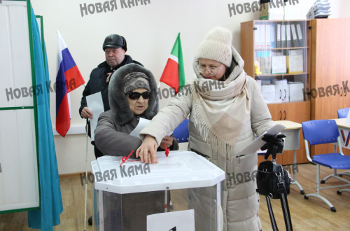 В Елабуге слабовидящие проголосовали на выборах Президента РФ