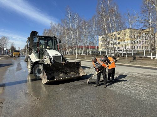 Сегодня в Елабуге стартовала работа по проведению ямочного ремонта