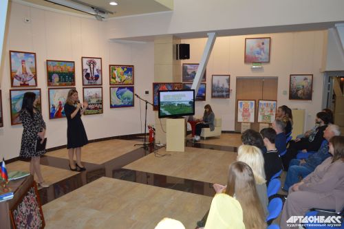 В учреждения культуры Донецка переданы дары от коллег из Елабуги