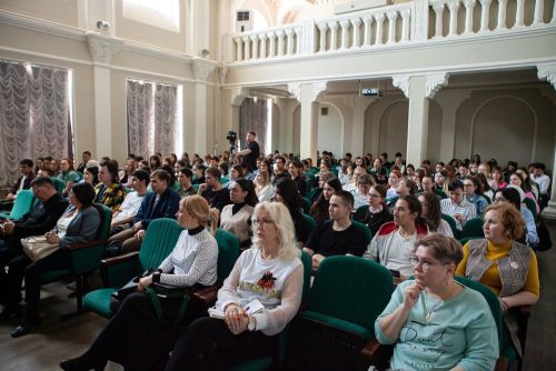 В Елабужском институте прошла встреча с Артемом Соловейчиком