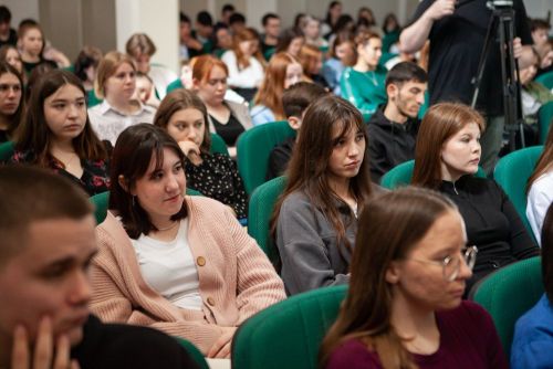 В Елабужском институте прошла встреча с Артемом Соловейчиком