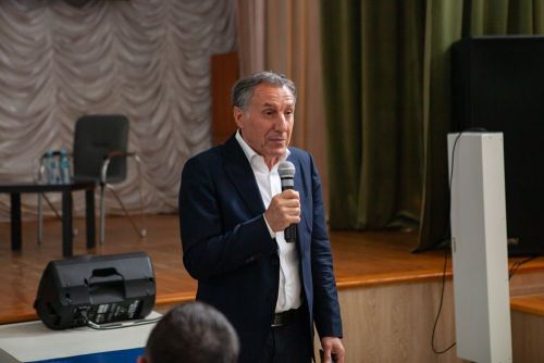 В Елабужском институте прошла встреча с Артемом Соловейчиком