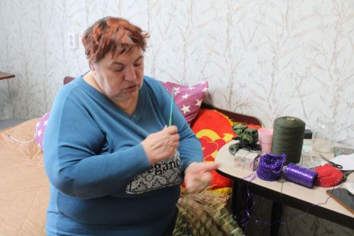 Елабужанка сплела более 200 маскировочных сетей для СВОих