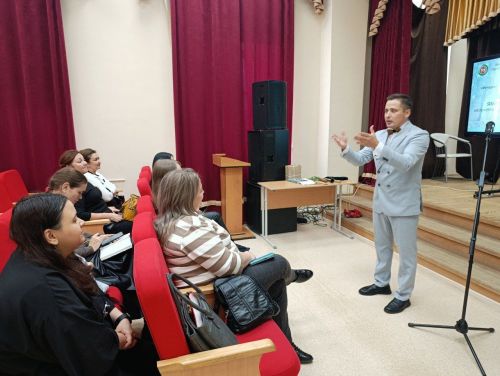Музыкальных педагогов Татарстана учат играть на курае в Елабуге