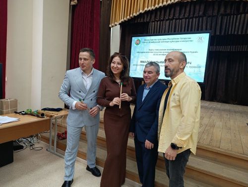 Музыкальных педагогов Татарстана учат играть на курае в Елабуге