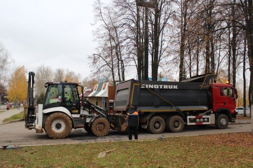 В Елабуге у городского Дворца культуры обновили тротуары