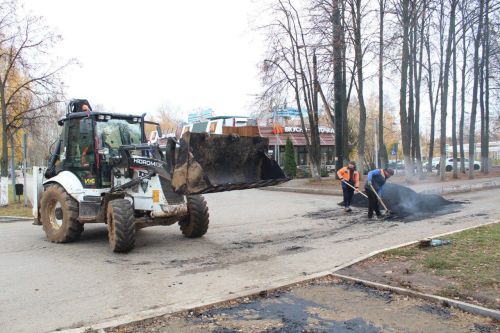 В Елабуге у городского Дворца культуры обновили тротуары