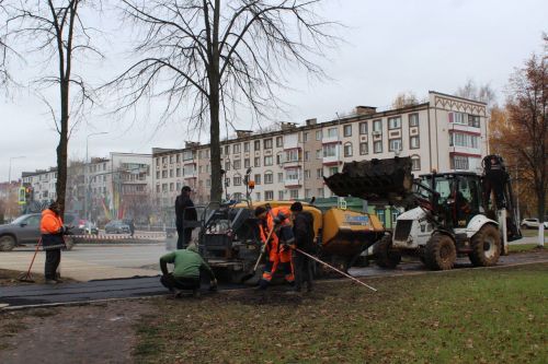 В Елабуге у городского Дворца культуры обновили тротуары