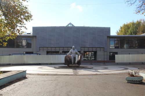 В Елабуге продолжается ремонт городского Дворца культуры