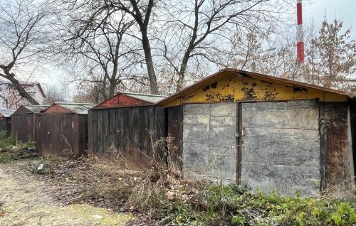 В Елабуге владельцев незаконных гаражей на Городищенской обяжут устранить нарушения