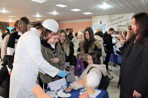 В Елабуге прошла ярмарка вакансий и акция «Выпускник-2026»