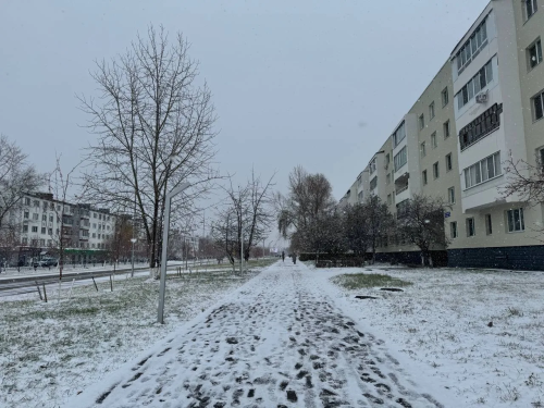 В Елабугу пришла зима: город накрывает снегопад