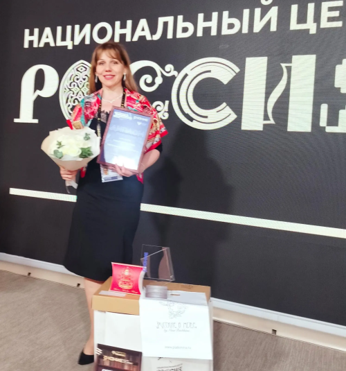 Школьный библиотекарь из села Костенеево стала лучшей в России