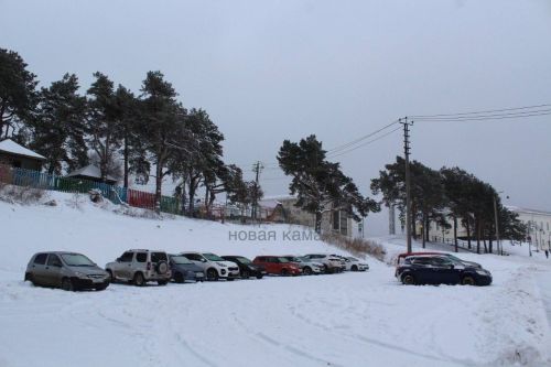 В Елабуге на Новый год организуют четыре парковки для гостей праздника на стадионе «Молодёжный»