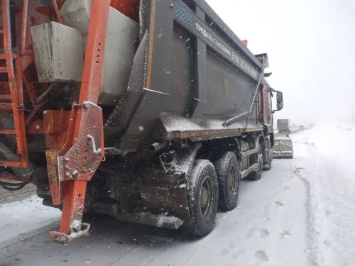 Водитель в реанимации: на трассе под Елабугой грузовик врезался в дорожную машину