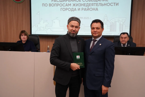Елабужан наградили на общегородской планерке