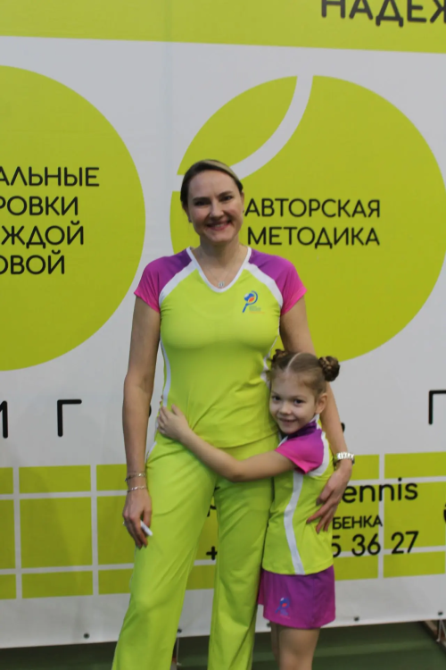 Личный пример чемпионки: в Елабуге прошёл детский теннисный турнир Надежды Петровой