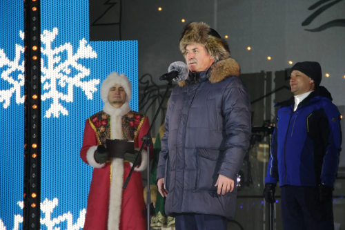 Яркий салют и ледовое шоу: как Елабуга отметила Новый год
