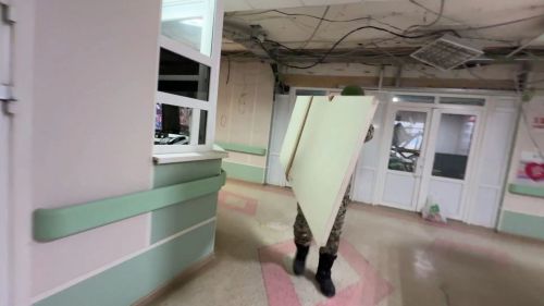 Елабужская ЦРБ передает стройматериалы для нужд участников СВО