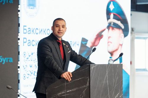 В «Алабуга Политех» прошла встреча с Героем России Расимом Баксиковым