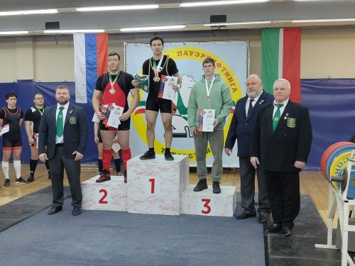 Спортсмены Елабужского института КФУ покорили первенство Татарстана по пауэрлифтингу