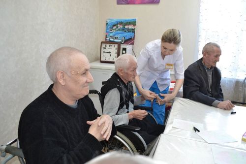 В Елабужском доме-интернате прошло логопедическое занятие