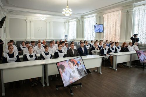 Луганские выпускники встретились с Рустемом Нуриевым