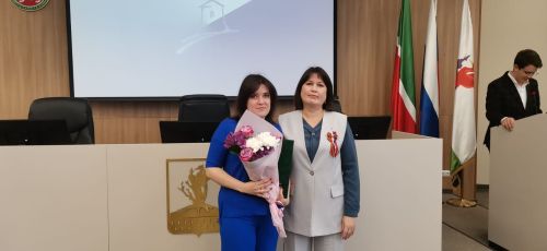В Елабуге наградили муниципальных служащих