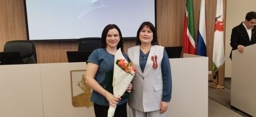В Елабуге наградили муниципальных служащих