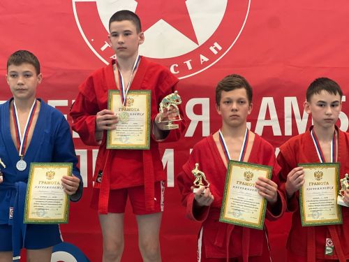 Юные елабужские самбисты вернулись из Нурлата призерами