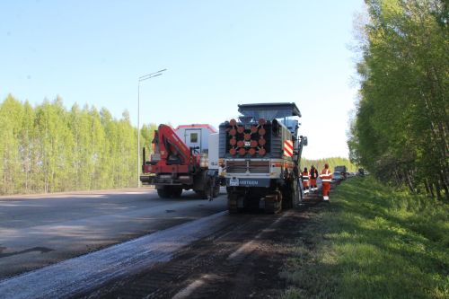 На въезде в Елабугу ремонтируют дорогу