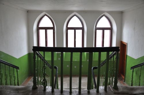 Самый необычный подъезд Елабуги: купеческие тайны и герои за соседней дверью