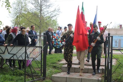 В Бехтерево прошел торжественный митинг, посвященный 80-летию Великой Победы