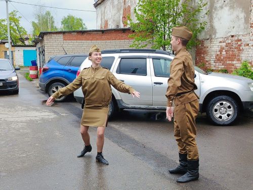 Агитбригада поздравила елабужских ветеранов с Днем Победы