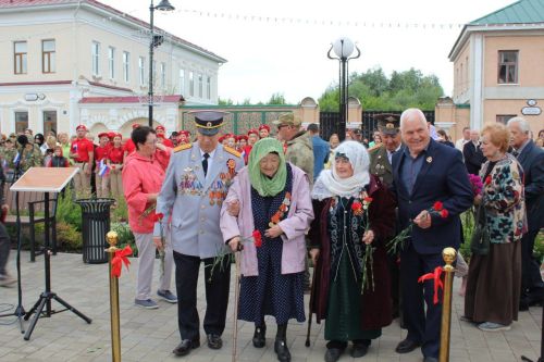 В Елабуге торжественно открыли Сквер памяти тружеников тыла