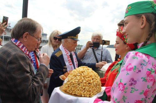 Эстафета поколений: как Елабуга встречала ветеранов Свердловской области
