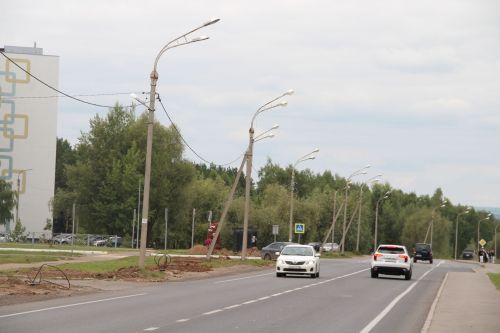 В Елабуге на Окружном шоссе устанавливают новые светильники